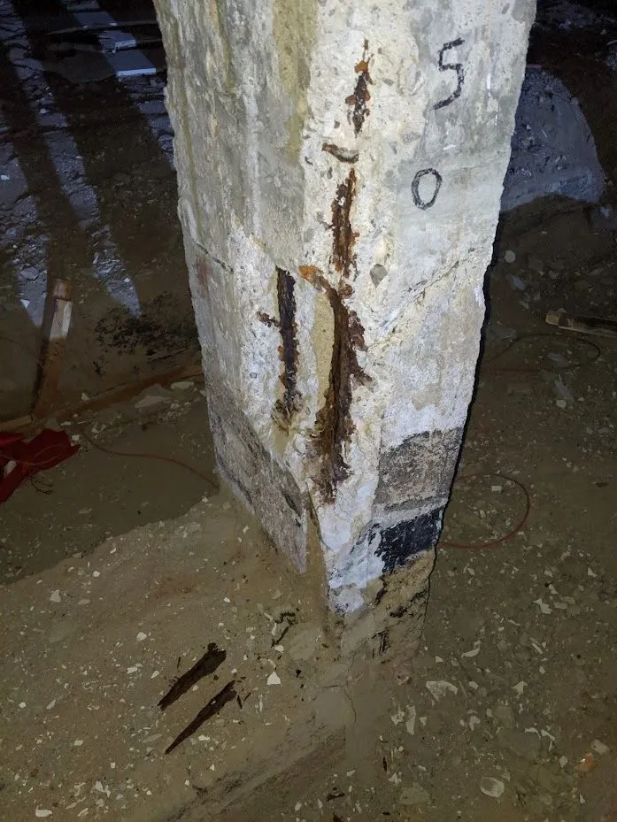 Column rebar corrosion