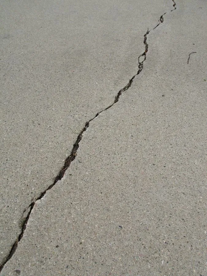 Crack in driveway concrete